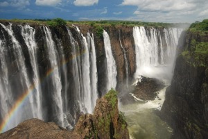 Victoria Falls, or Mosi-oa-Tunya (the Smoke that Thunders), on the Zambezi River between Zambia and Zimbabwe.