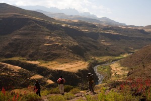 Hikers above the Mesheba valley in the Simien Mountains.