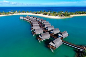 Fiji Marriott Resort Momi Bay occupies prime position by the coast, looking out towards the Mamanuca Islands.